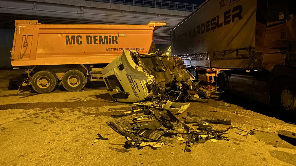Sincan hafriyat kamyonu kazası: TIR çarpışmasında sürücü yaralandı