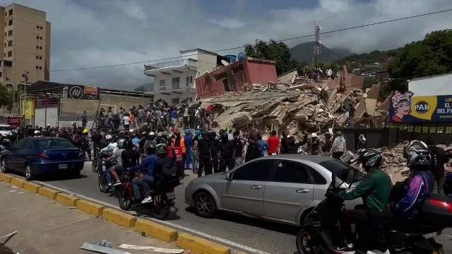 Venezuela'da enkaz altında kalanları arama kurtarma çalışmaları sürüyor