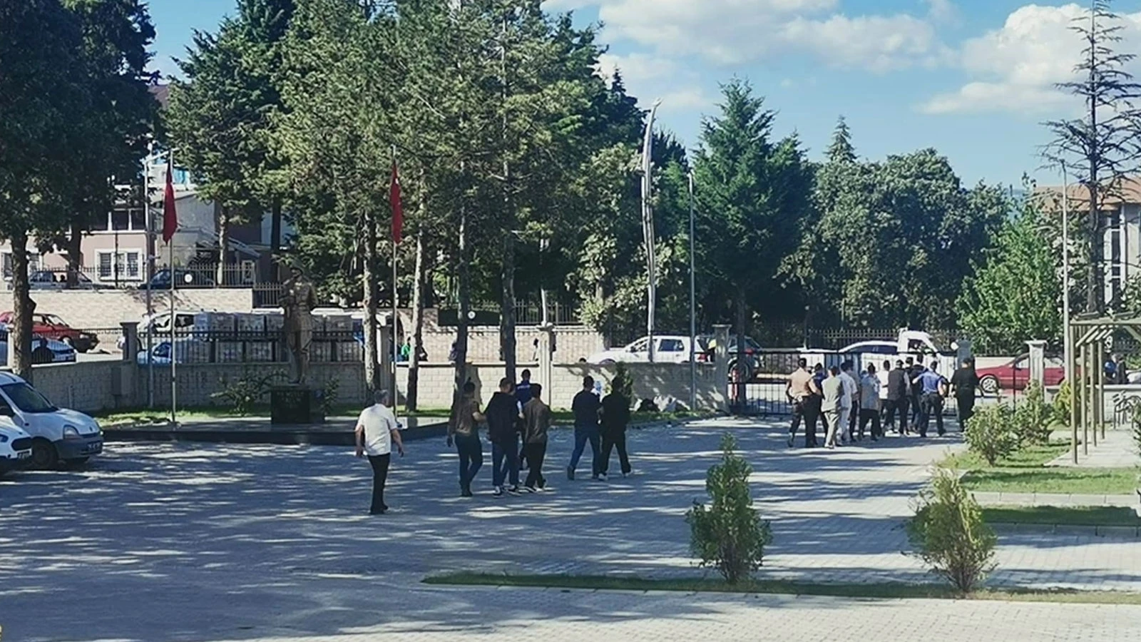14 yaşındaki kız çocuğuna cinsel istismar soruşturması: 6 şüpheli tutuklandı