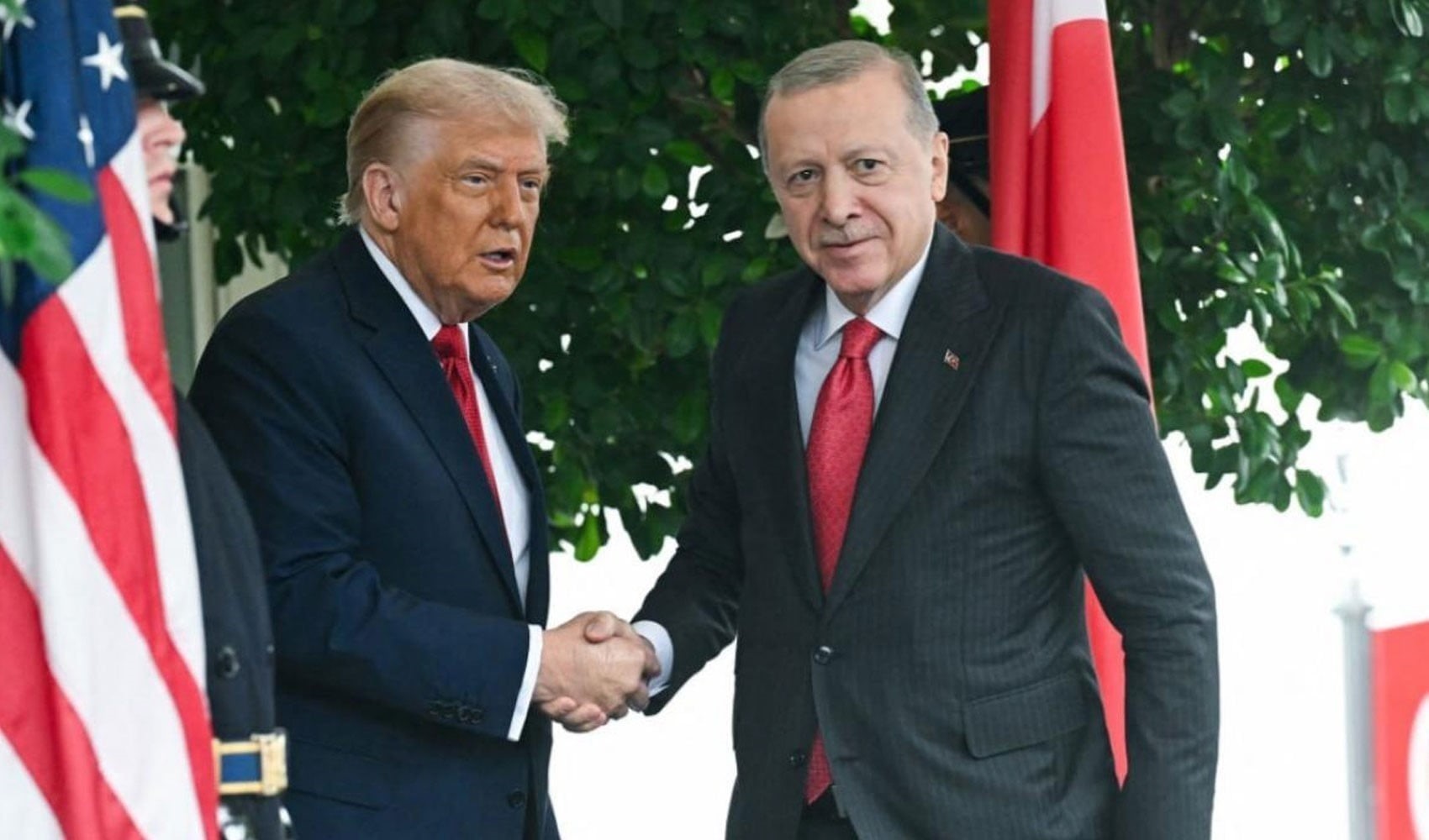 Erdoğan duyurdu: Trump ile baş başa görüşme büyük ihtimal