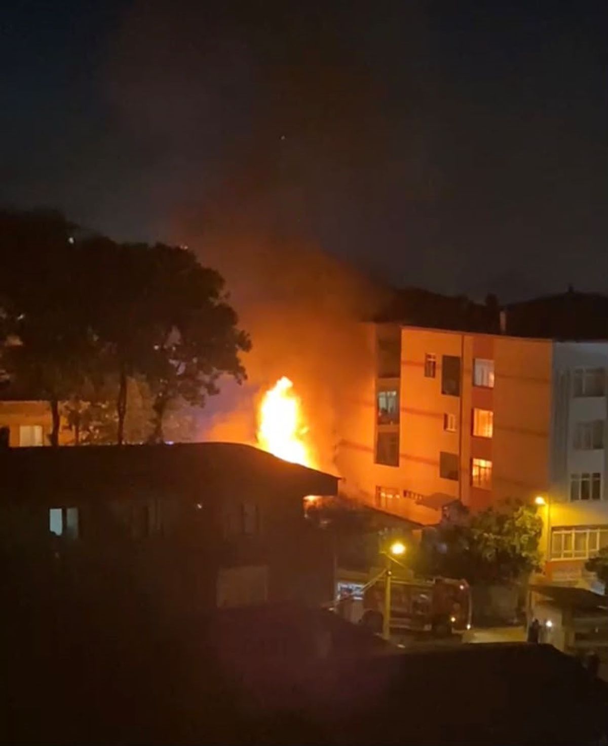 Samsun'da boya deposunda yangın