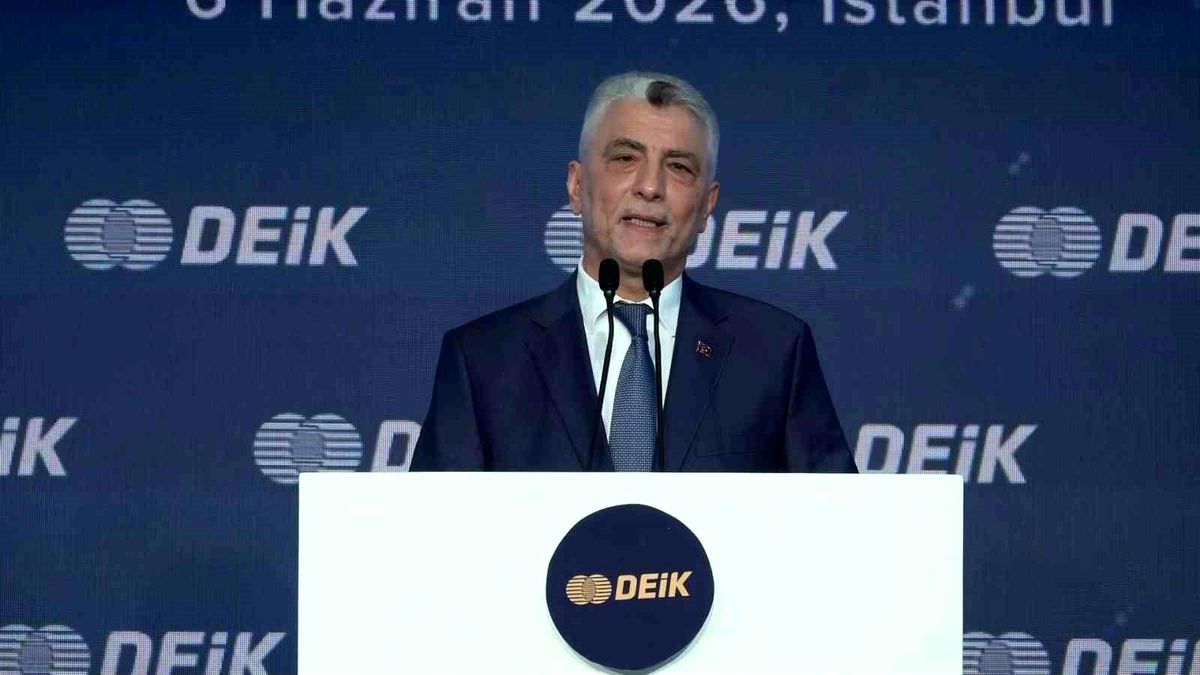 Ticaret Bakanı Bolat: "İhracatçılarımız Cumhuriyet tarihinin günlük ihracat rekorunu yenilediler"