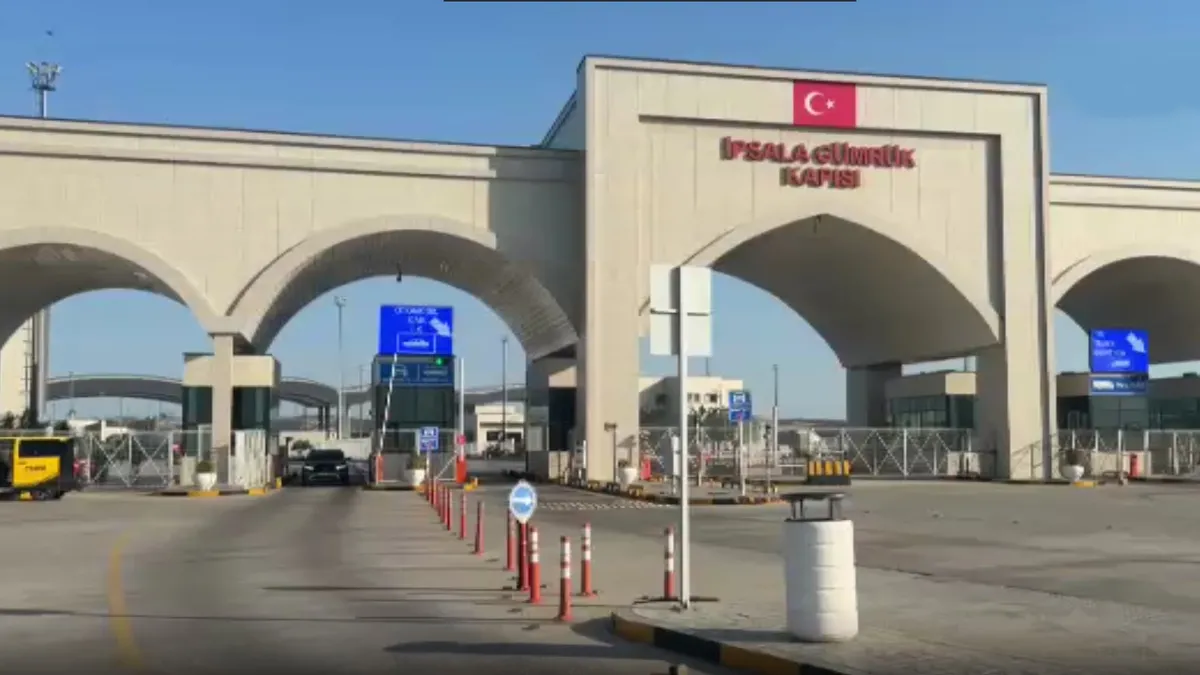 Yunanistan'a açılan sınır kapılarında giriş ve çıkışlar durdu