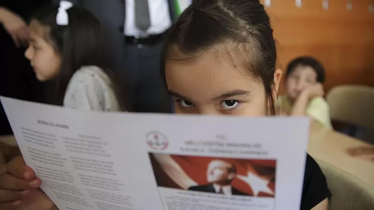 Yarın karne almaya gitmek zorunlu mu 2026? Karne günü yoklama alınır mı?