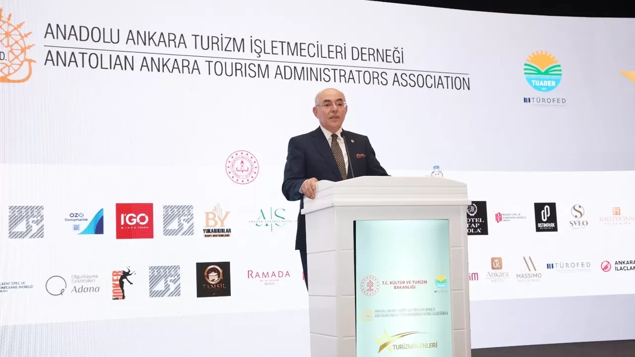 ATİD Ödül Töreni’nde İlber Ortaylı’ya vefa! MHP'li Karakaya’dan anlamlı takdim