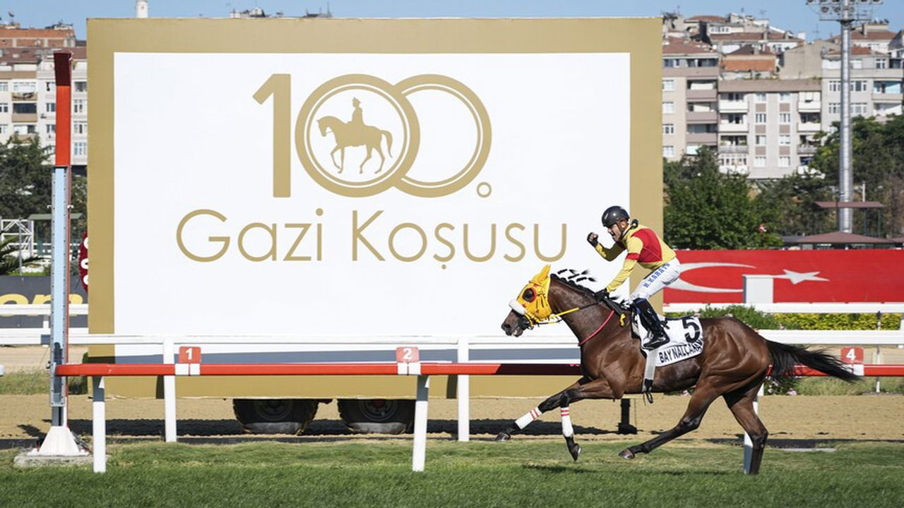 100. Gazi Koşusu'nu Halis Karataş kazandı