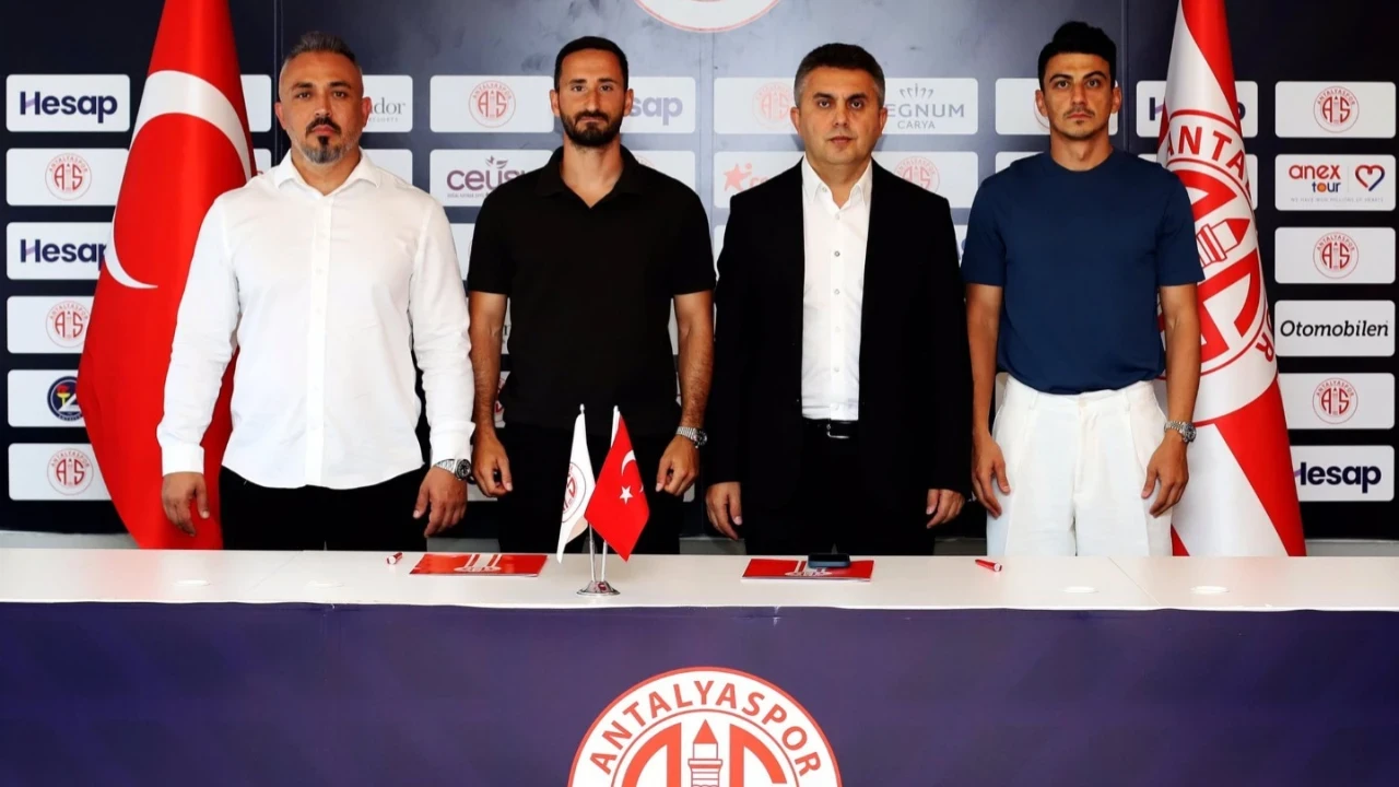 Antalyaspor'da Soner Dikmen ve Erdoğan Yeşilyurt imzaladı