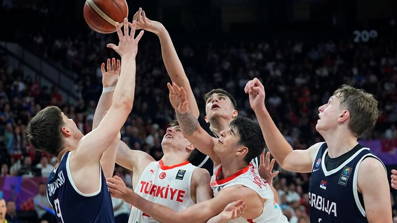 Sırbistan'a mağlup olan U17 Basketbol Milli Takımı final şansını kaybetti
