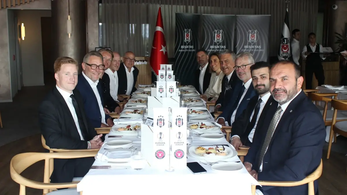 Beşiktaş, UEFA ve Midtjylland heyetlerini dostluk yemeğinde ağırladı