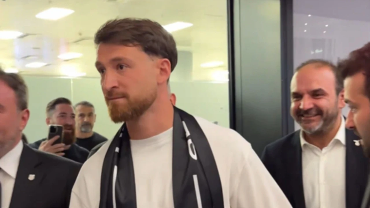 Beşiktaş'ın yeni transferi Salih Özcan İstanbul'da: İlk sözlerinde Orkun Kökçü detayı