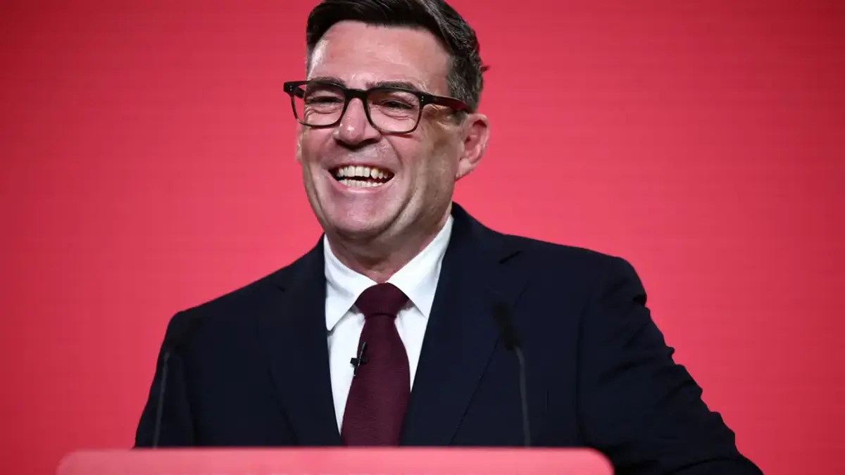 İngiltere’de Burnham dönemi başlıyor: İşçi Partisi'nin yeni liderinden ilk mesajlar!