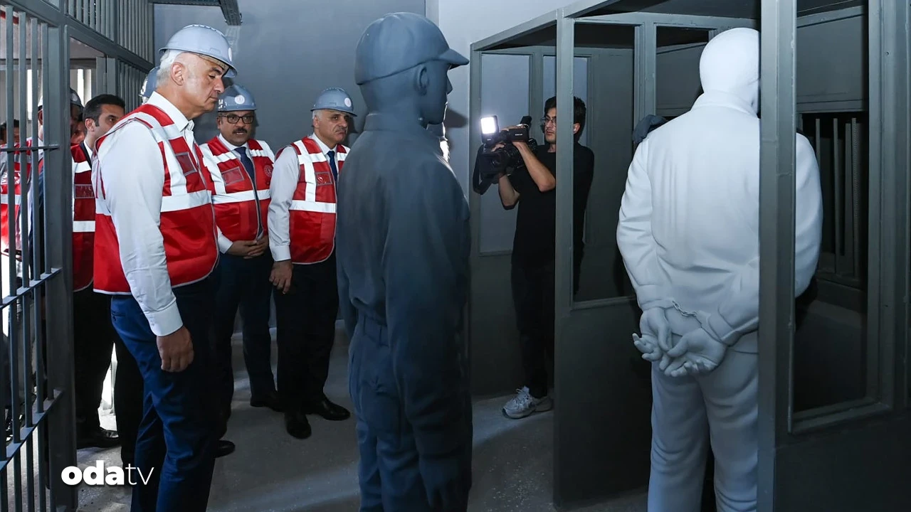 Bakan Ersoy: Cunta karanlığı unutturulmayacak