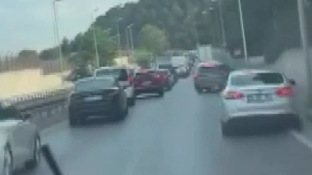 Maltepe'de sürücülerden örnek 'fermuar' refleksi: O anlar kamerada