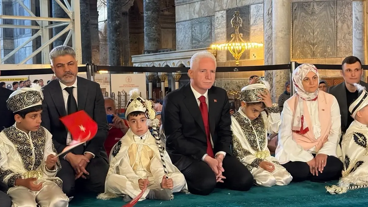 Vakıflar'dan Ayasofya'da sünnet şöleni