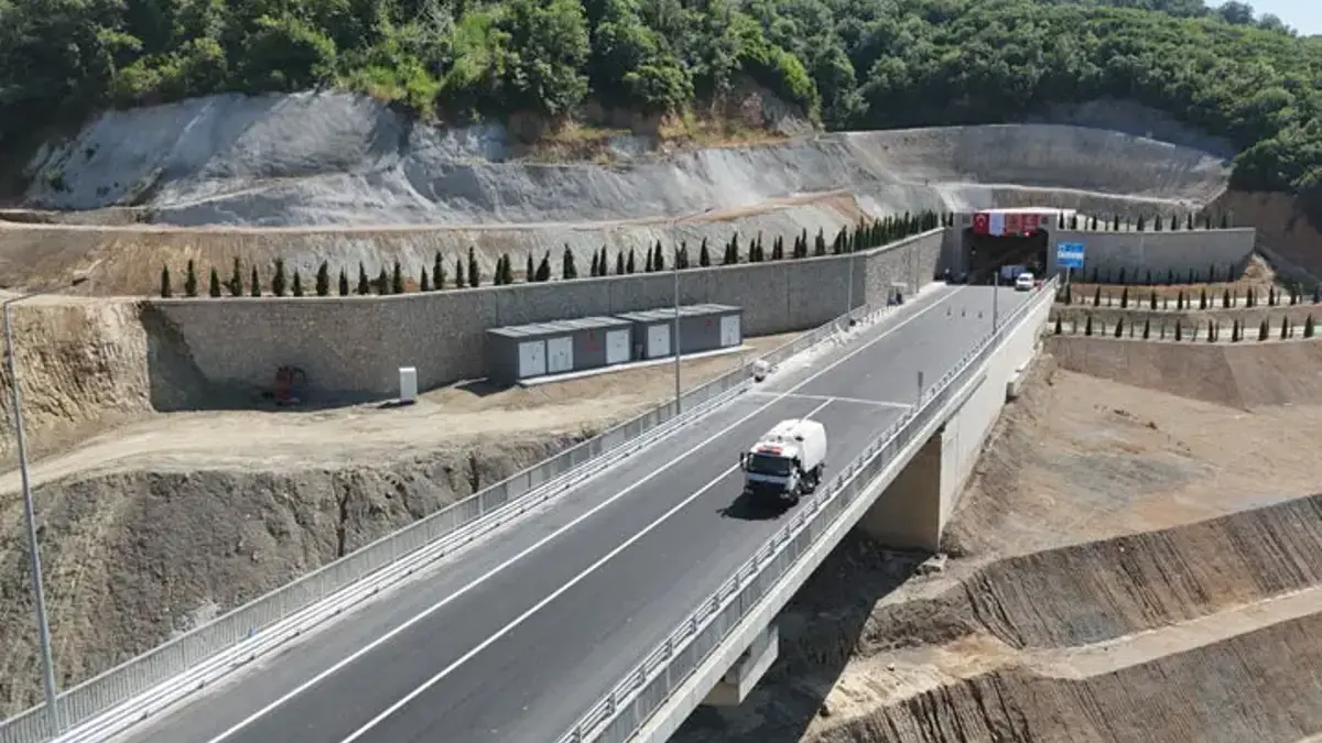 Bakan duyurdu: 30 dakikaya düşecek! Yalova-Armutlu yolu hizmete açılıyor!