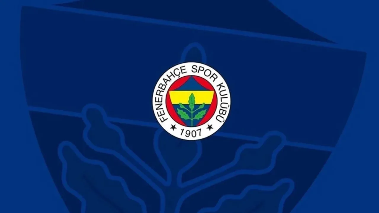 Fenerbahçe için İstanbul'a geldi: "Çok mutluyum"