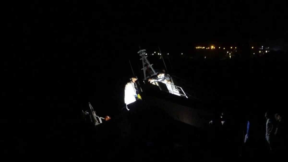 Giresun'da Sahil Güvenlik botu kayalıklara çarptı: Askeri personel yaralandı