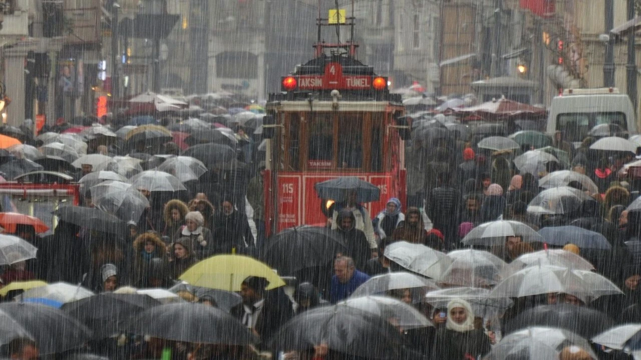 AKOM tarih verdi: İstanbul'da hava bir anda değişecek!