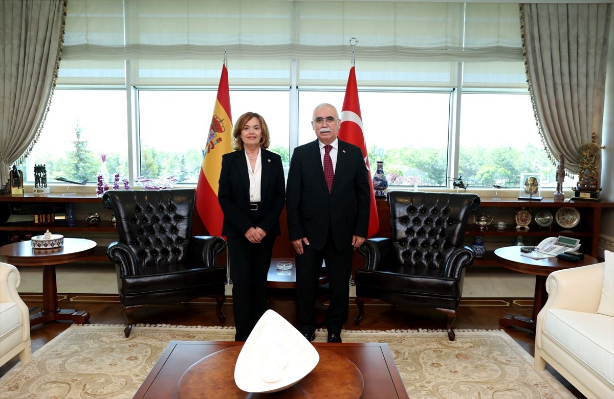 AYM ve İspanya Anayasa Mahkemesi Arasında İşbirliği Anlaşması