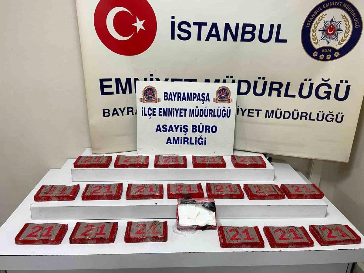 Bayrampaşa'da bir araçta 20 kilo kokain bulundu