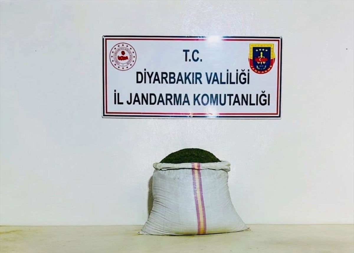 Diyarbakır'da uyuşturucu operasyonlarında 10 şüpheli hakkında işlem yapıldı