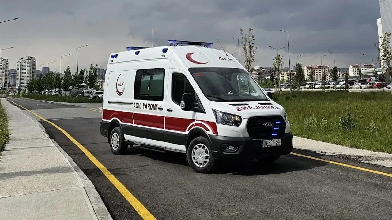 İnşaatta dehşet anları: Metrelerce yükseklikten betona çakıldı