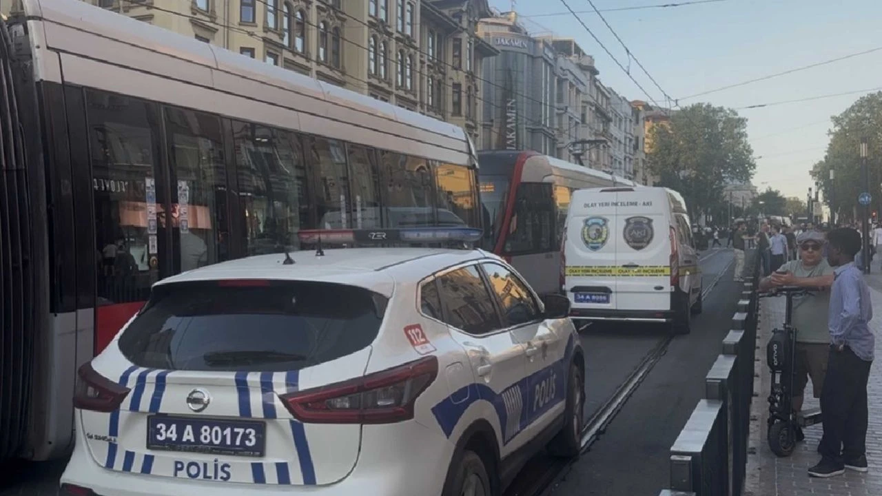 Laleli'de 6 yaşındaki çocuk tramvayın altında kaldı