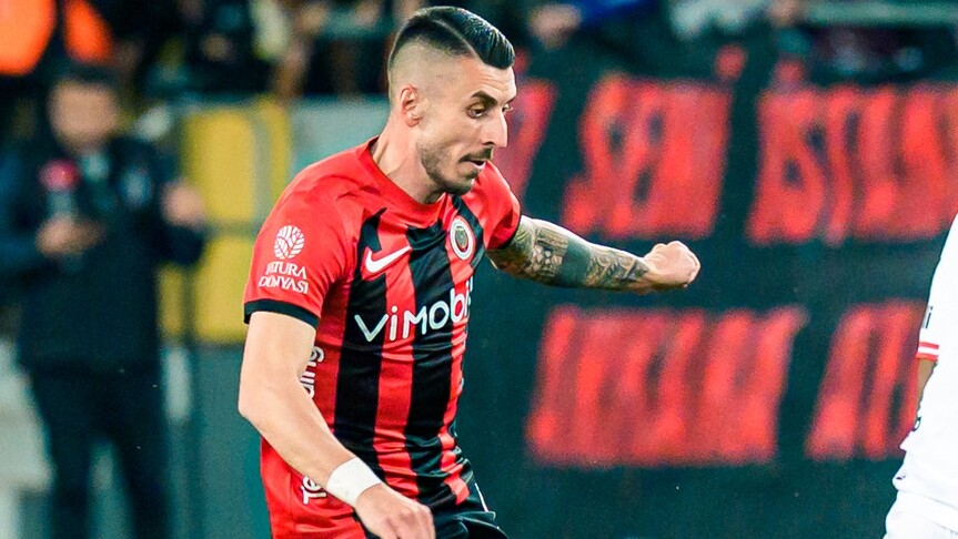 Tecrübeli futbolcu Metehan Mimaroğlu, Gençlerbirliği ile olan sözleşmesini feshetti