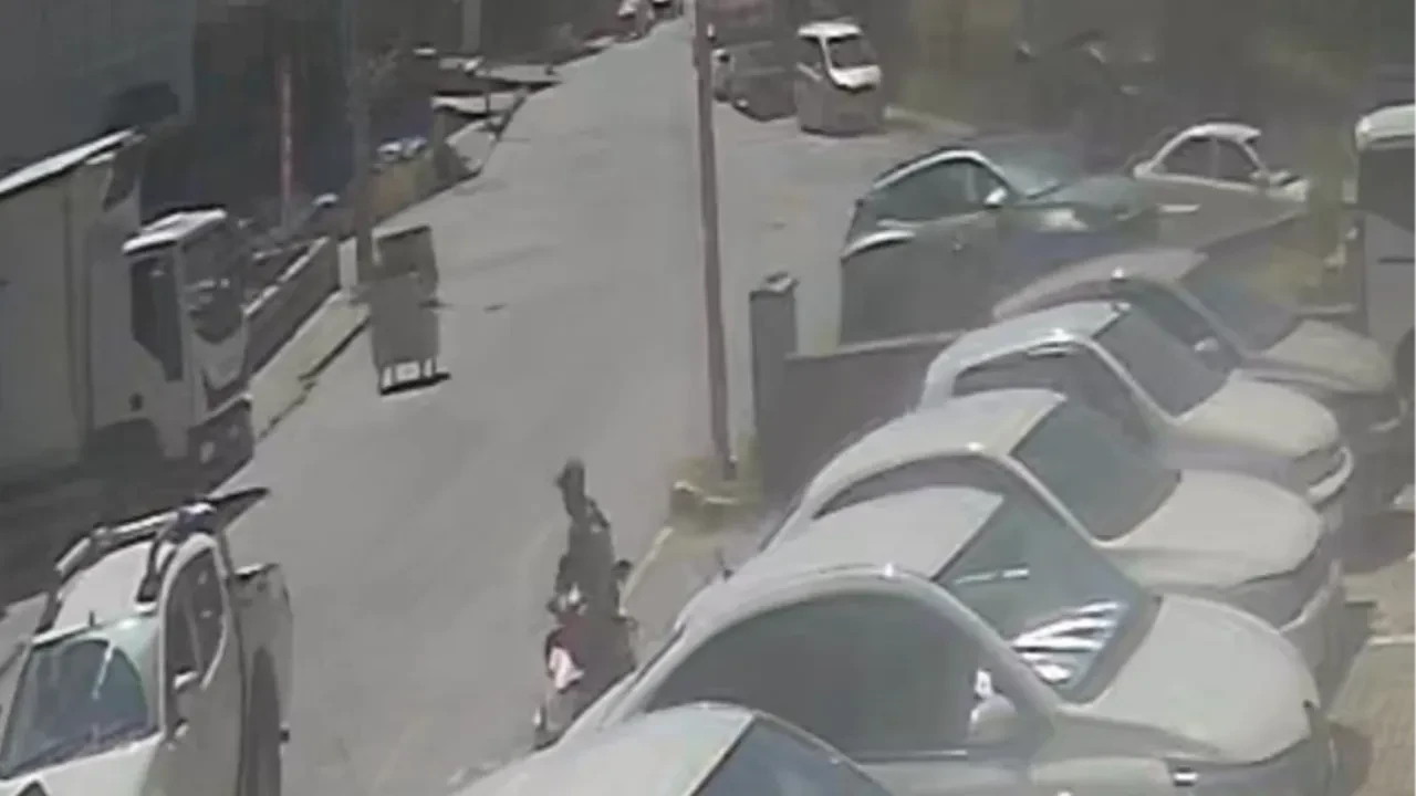 Çöp konteyneri ortalığı birbirine kattı! O anlar kamerada