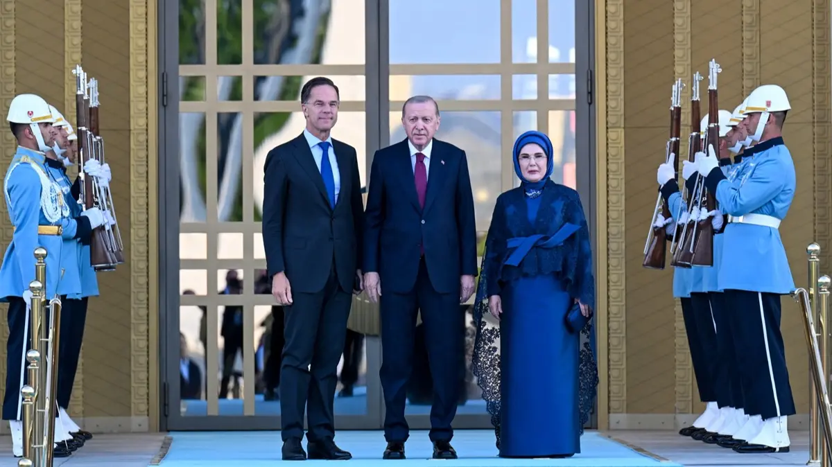 Külliye'de NATO resepsiyonu... Erdoğan çifti liderleri karşıladı