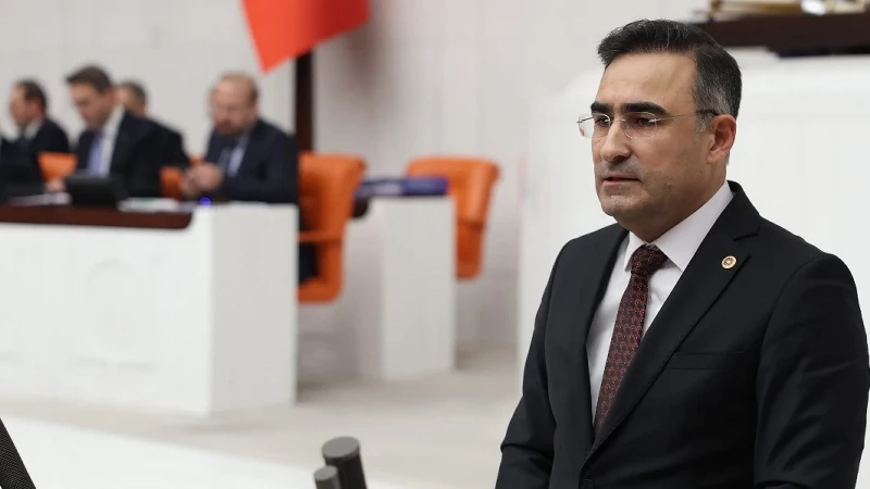 Ezanı prangalarından Menderes kurtardı