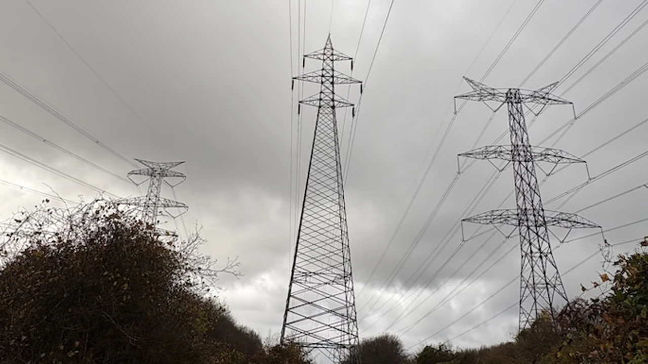 Elektrik fiyatlarında dikkat çeken dalgalanma: Zirve 4 bin 400 lirayı gördü
