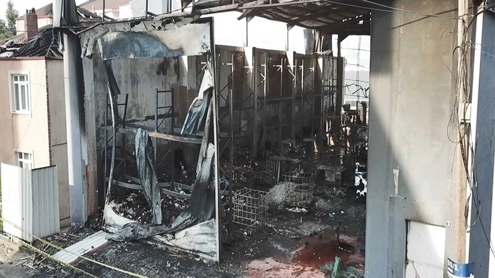 7 işçinin öldüğü fabrika yangında tutuklanan 7 belediye görevlisinden 2'sine tahliye
