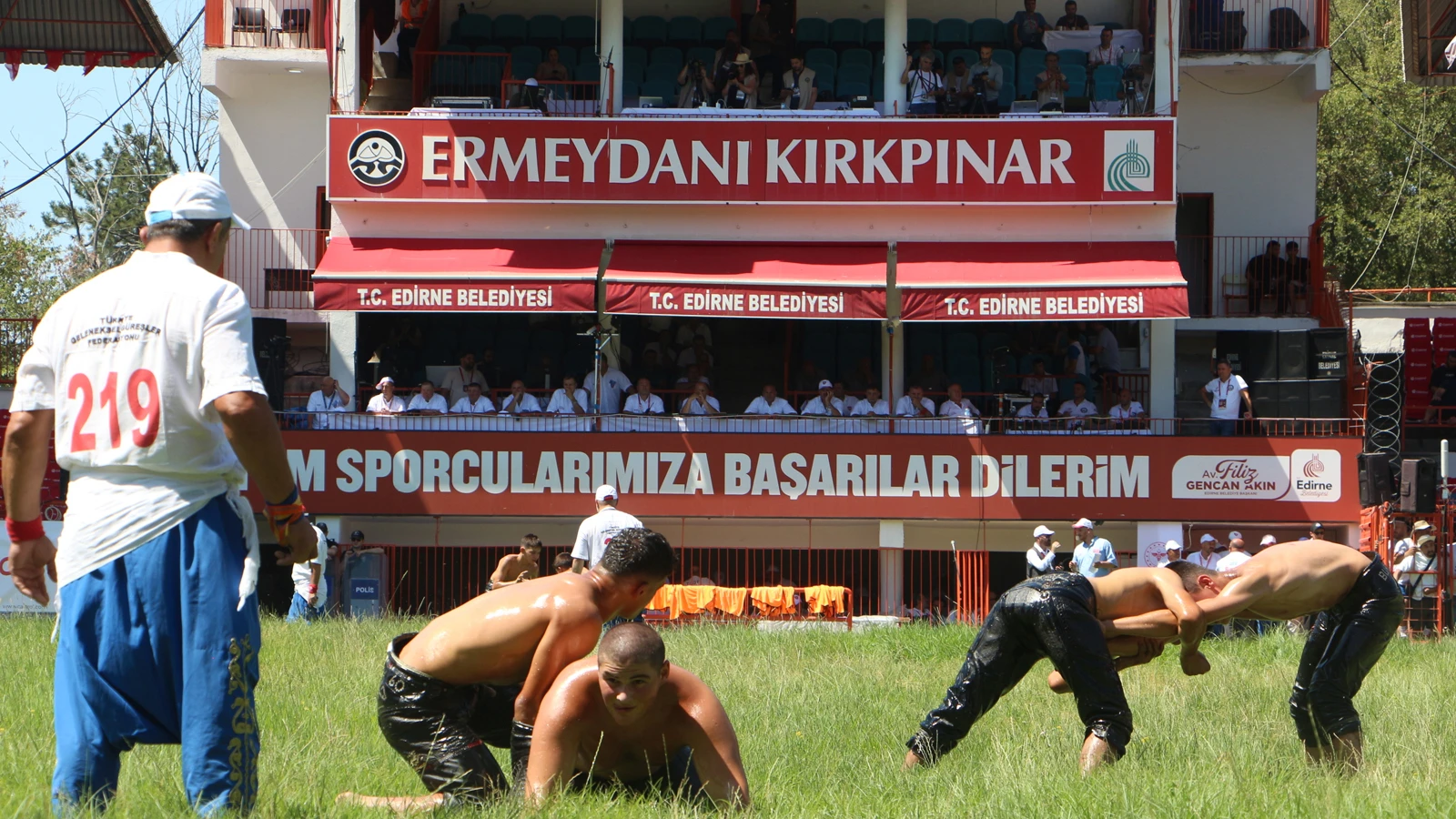 Tarihi Kırkpınar Yağlı Güreşleri'ne ilk gün girişler ücretsiz