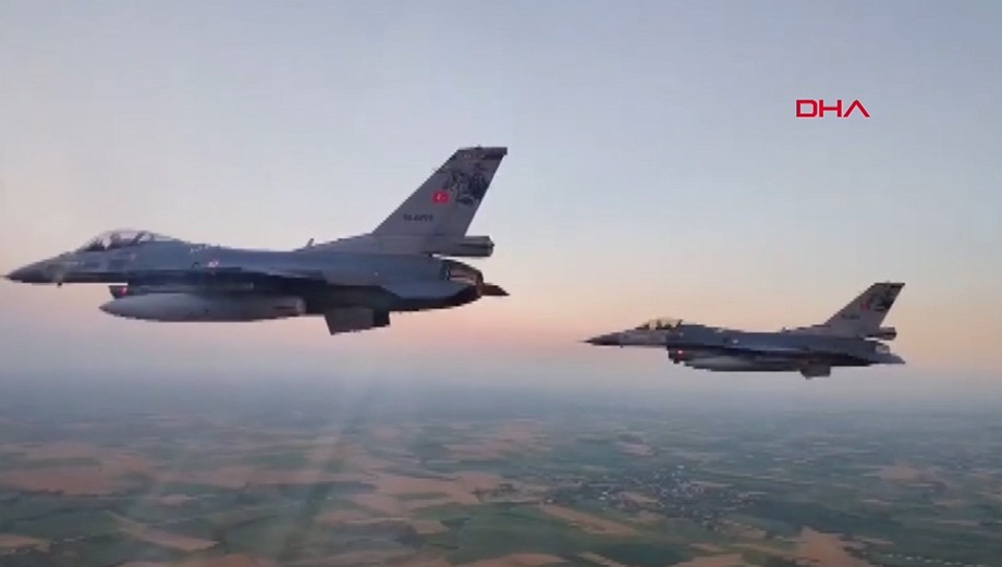 Kozan’da muharip uçak gösterisi, heyecanlı anlara sahne oldu
