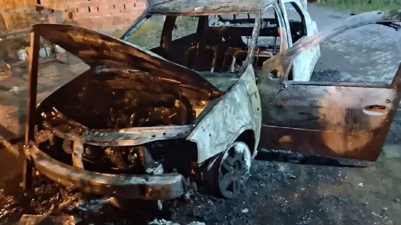 Sendika başkanının otomobili kundaklandı: Polis şüphelileri arıyor!