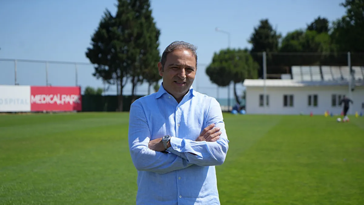 Samsunspor Futbol Direktörü Fuat Çapa: "Defans ve orta sahaya takviye yapacağız"