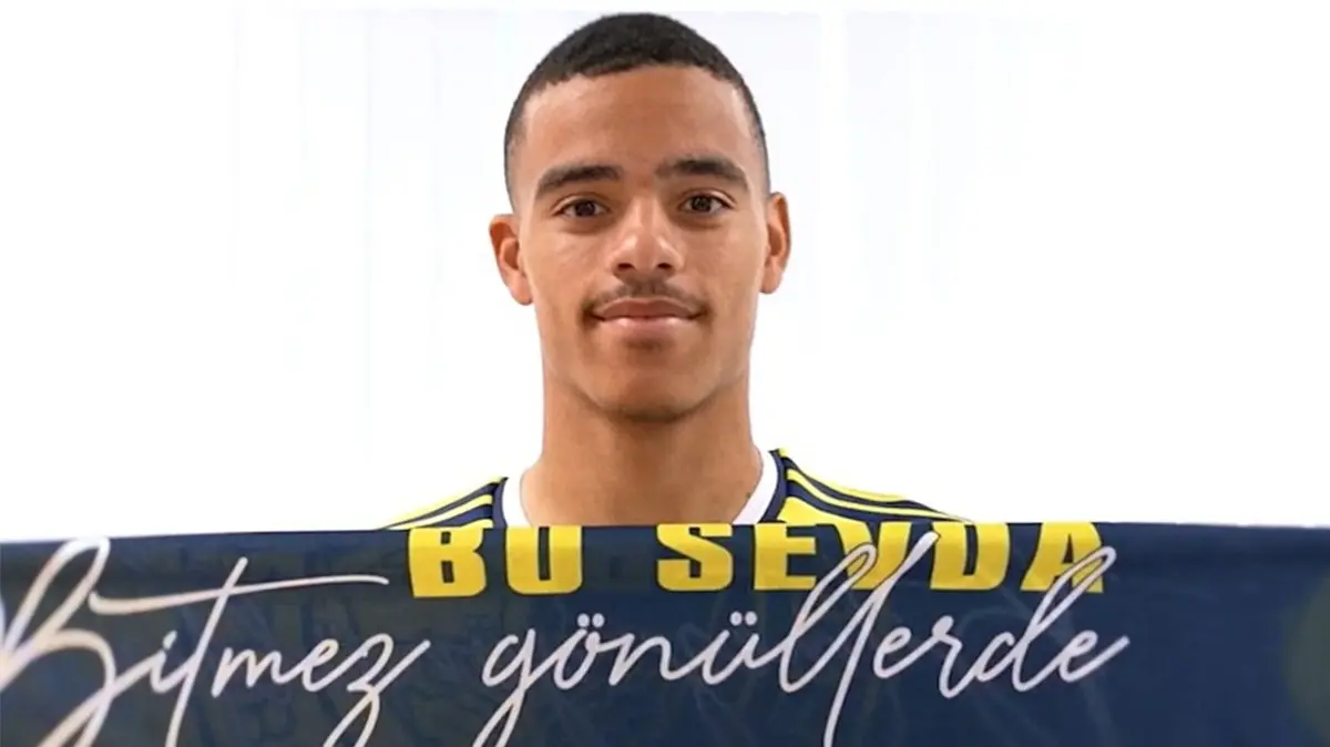 Fenerbahçe'den üç futbolcu için imza töreni!