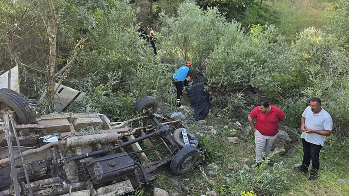 Bingöl'de kontrolden çıkan otomobil uçuruma yuvarlandı: 3 ölü, 2 yaralı