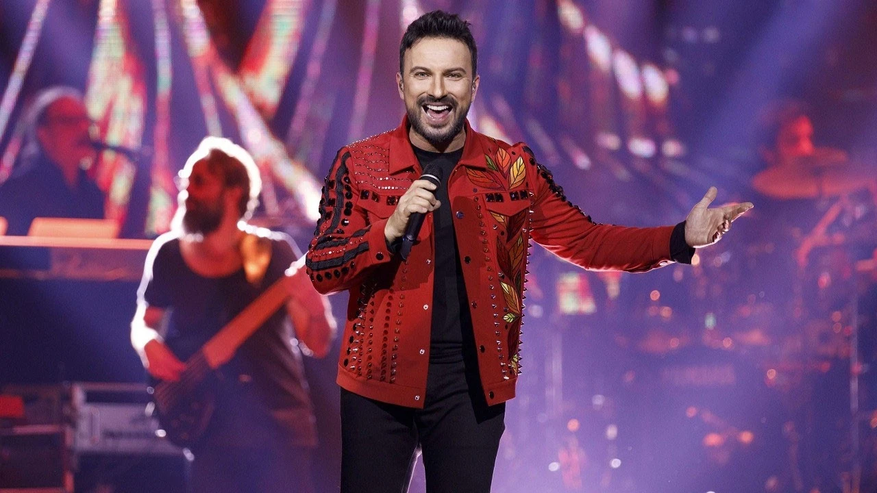 Megastar Tarkan'dan radikal imaj değişikliği: Saçlarını kısacık kestirdi, son hali olay oldu