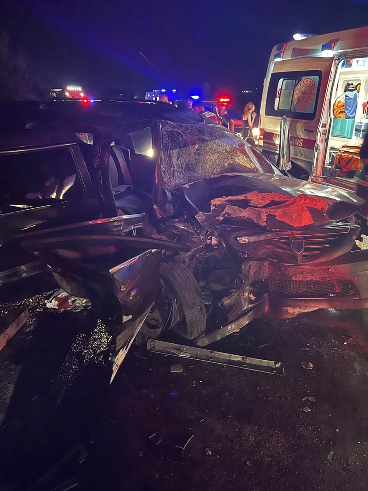 Kırklareli'nde iki otomobilin çarpıştığı kazada 2 kişi öldü