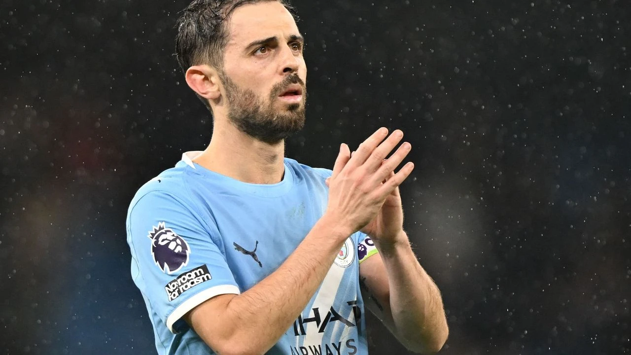 Real Madrid Manchester City'den ayrılan Portekizli orta saha Bernardo Silva transferini resmen duyurdu