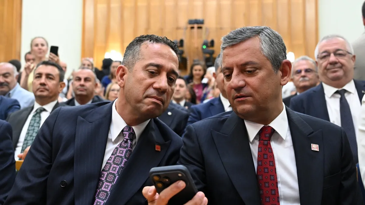 AK Parti Sözcüsü Çelik'ten AK gençliği hedef alan CHP'li Özel'e tepki: 'Sicilin ortada kapasiten yok'