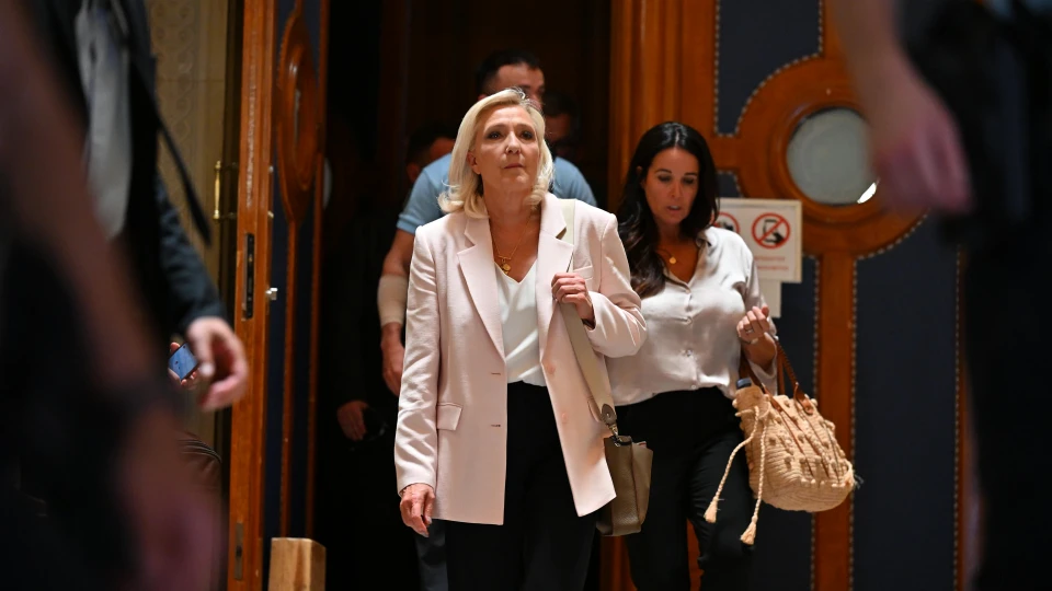 Marine Le Pen'e 15 ay siyaset yasağı: Temyiz kararı açıklandı