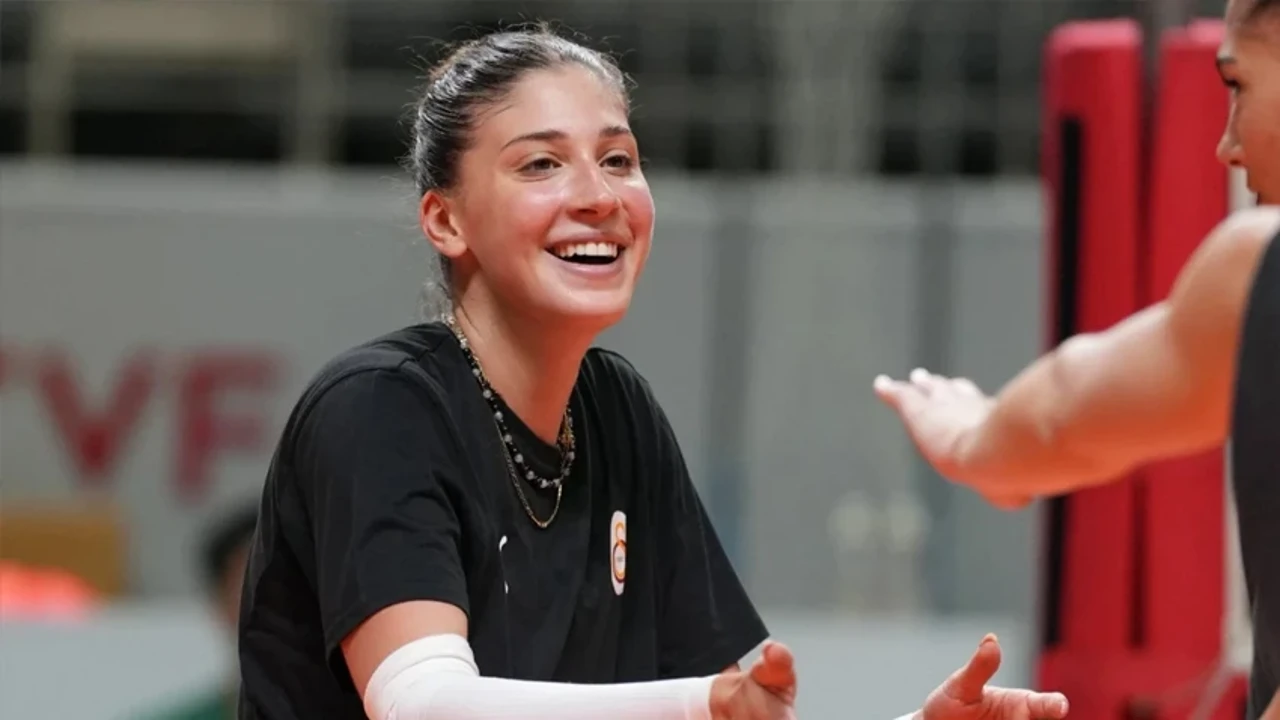 Milli voleybolcu İlkin Aydın'dan Deniz Göktaş'a destek!