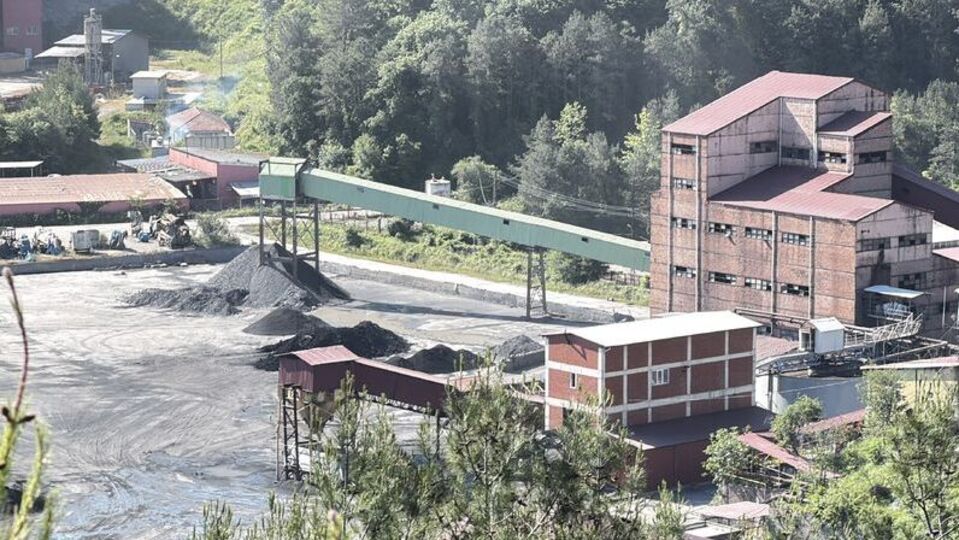 Maden ocağında çıkan yangın 6 gündür sürüyor