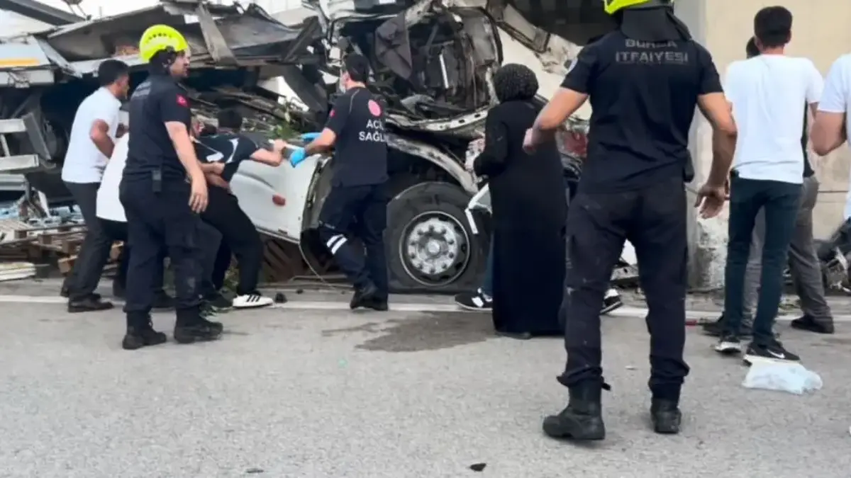 Bursa'da TIR şoförünü hayattan koparan feci kaza