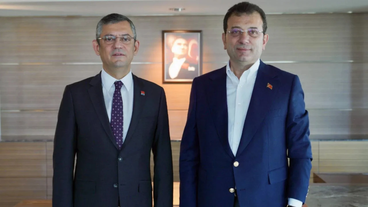 Sabah yazarı Donat: Yeni partiyle ilgili Özgür Özel ve Ekrem İmamoğlu için iki senaryo konuşuluyor