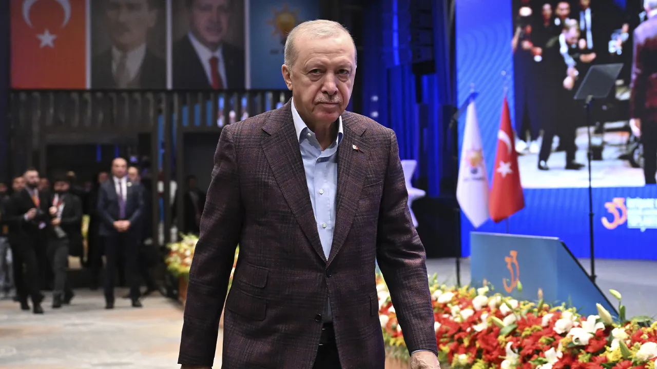 AK Parti'nin yeni şarkısı gündem oldu: Efsane Büyük Başkan
