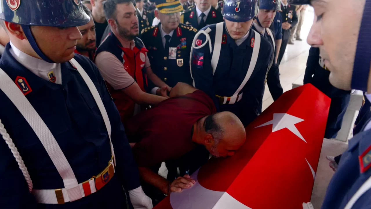 Şehit Uzman Çavuş Samet Karabulut sonsuzluğa uğurlandı!